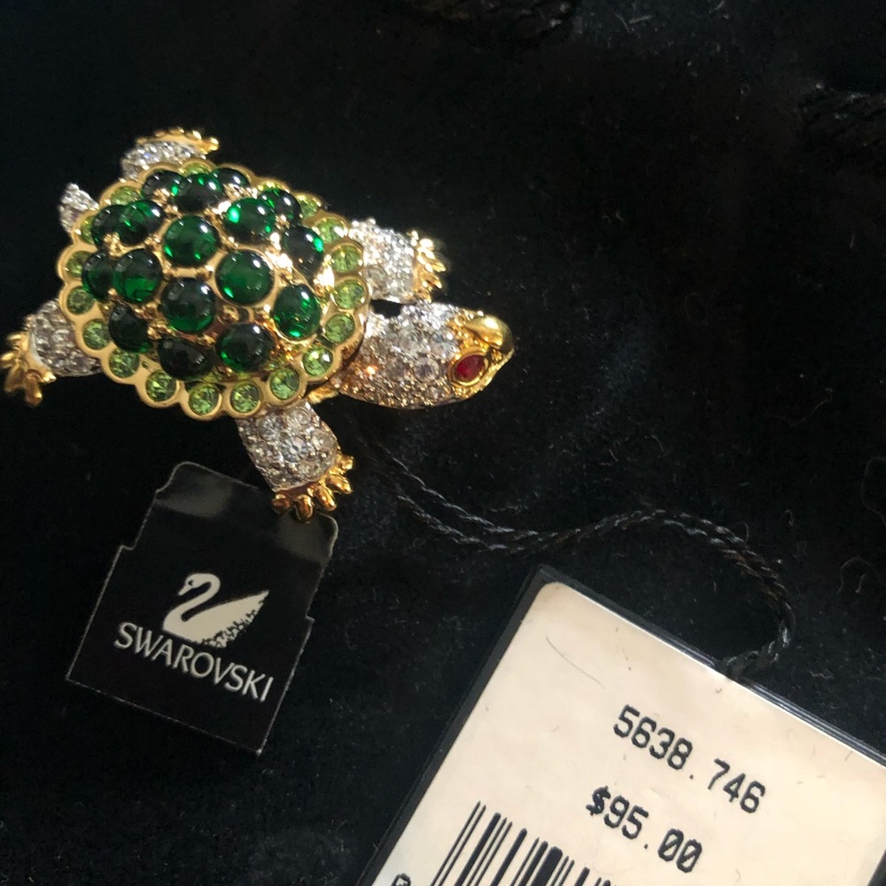 NWT Swarovski turtle pin